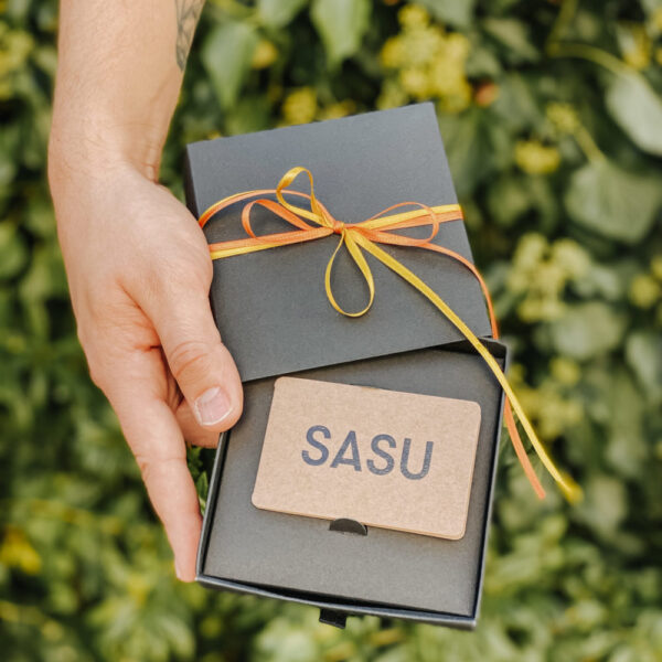 SASU Gutschein in Geschenksbox